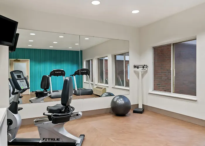 Holiday Inn Express Hotel & Suites Marion By Ihg
